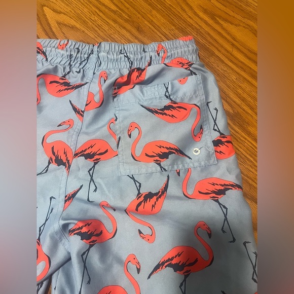 Old Navy Men’s Flamingo Swim Trunks Size Small - Picture 4 of 7